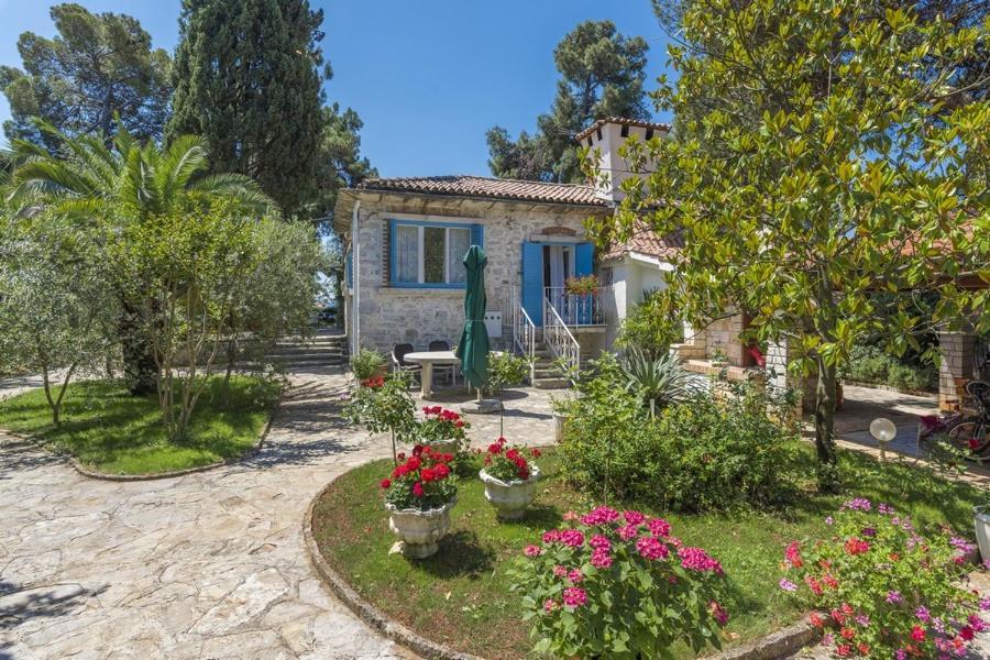 Holiday home Delfina Umag
